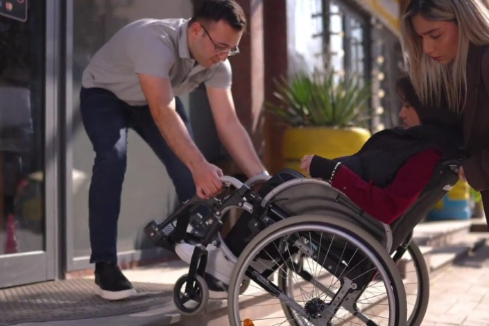 ADA tələbələrinin çəkdiyi videoçarx trend oldu - "Bir nəfərlə başlayır"